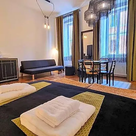 Dada Apartahotel 4*
