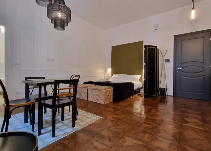 Dada Aparthotel 4*